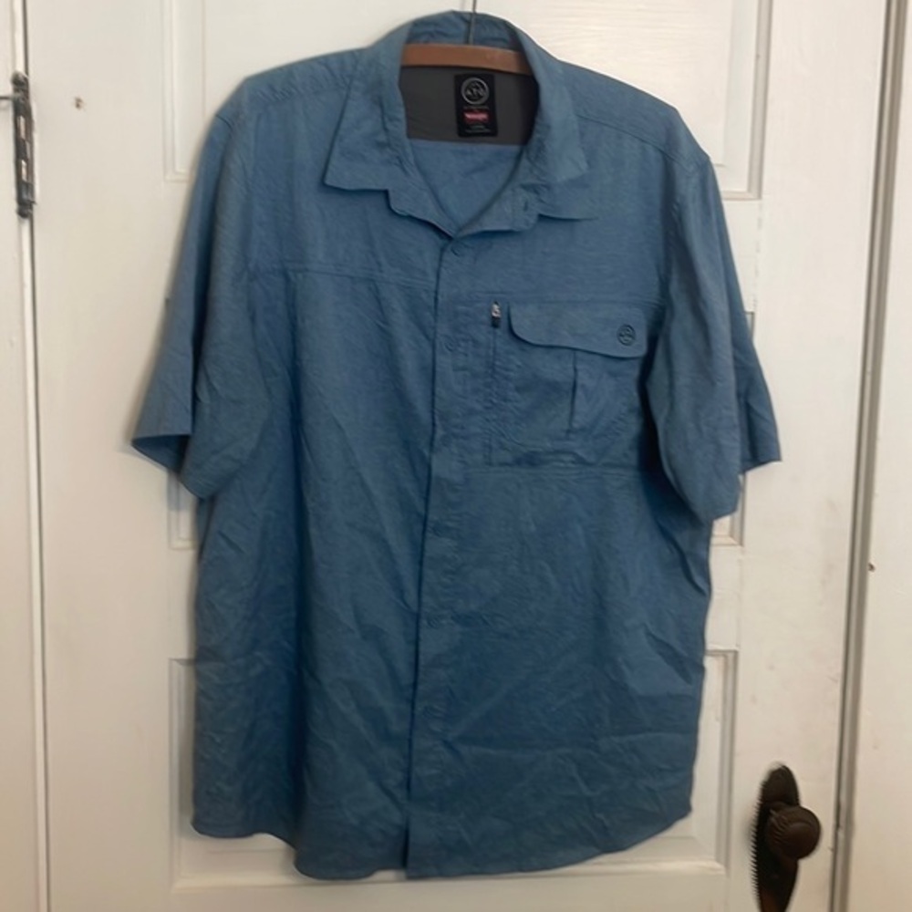 ATG all terrain‎ gear blue casual bottom down shirt size L
